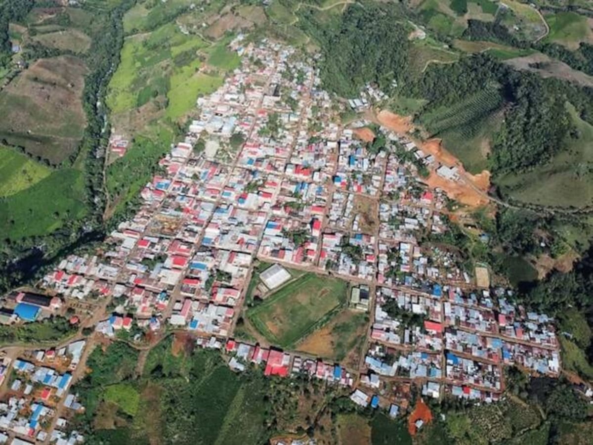 El ataque con drones en El Plateado Cauca dejó ocho heridos