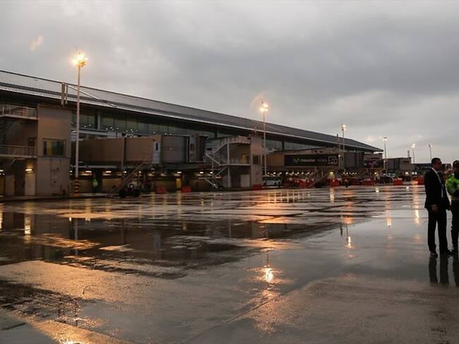 Operación en aeropuerto El Dorado avanza a media marcha por niebla. Foto: Colprensa