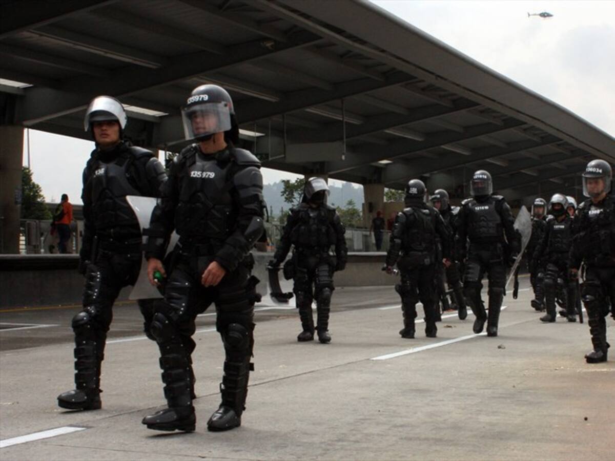 Lo que a ellos les molestaba era que tomáramos imagen: periodista agredido por el Esmad