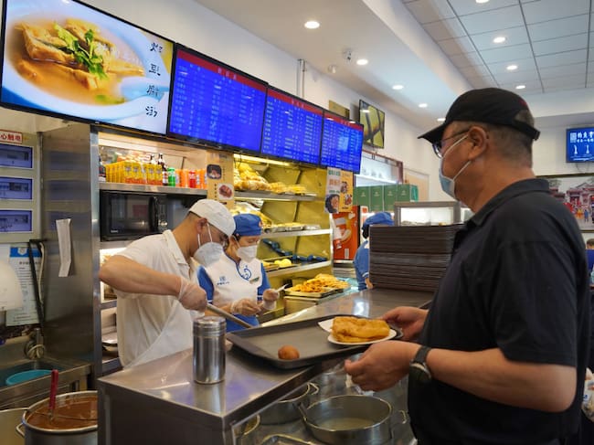 Restaurante en Pekín, China. (Photo by VCG/VCG via Getty Images)
