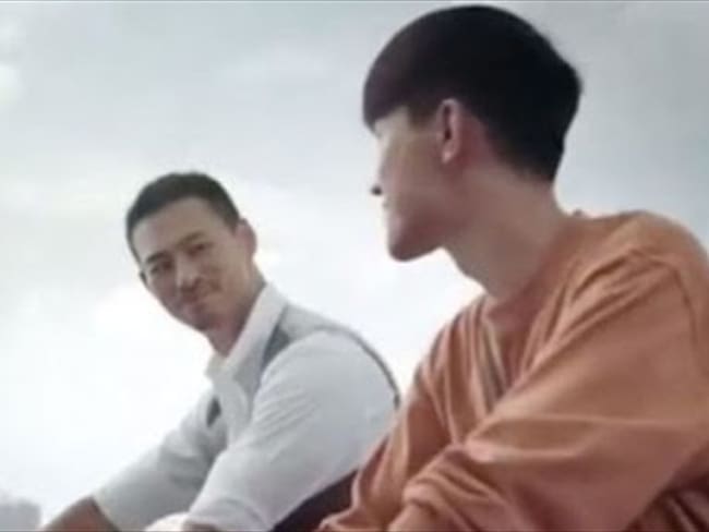 ¿Una pareja gay o padre e hijo?, publicidad francesa provoca burlas en China