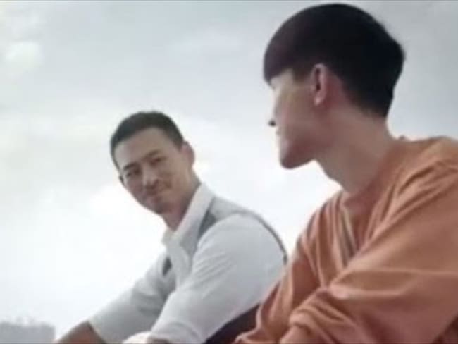 ¿Una pareja gay o padre e hijo?, publicidad francesa provoca burlas en China
