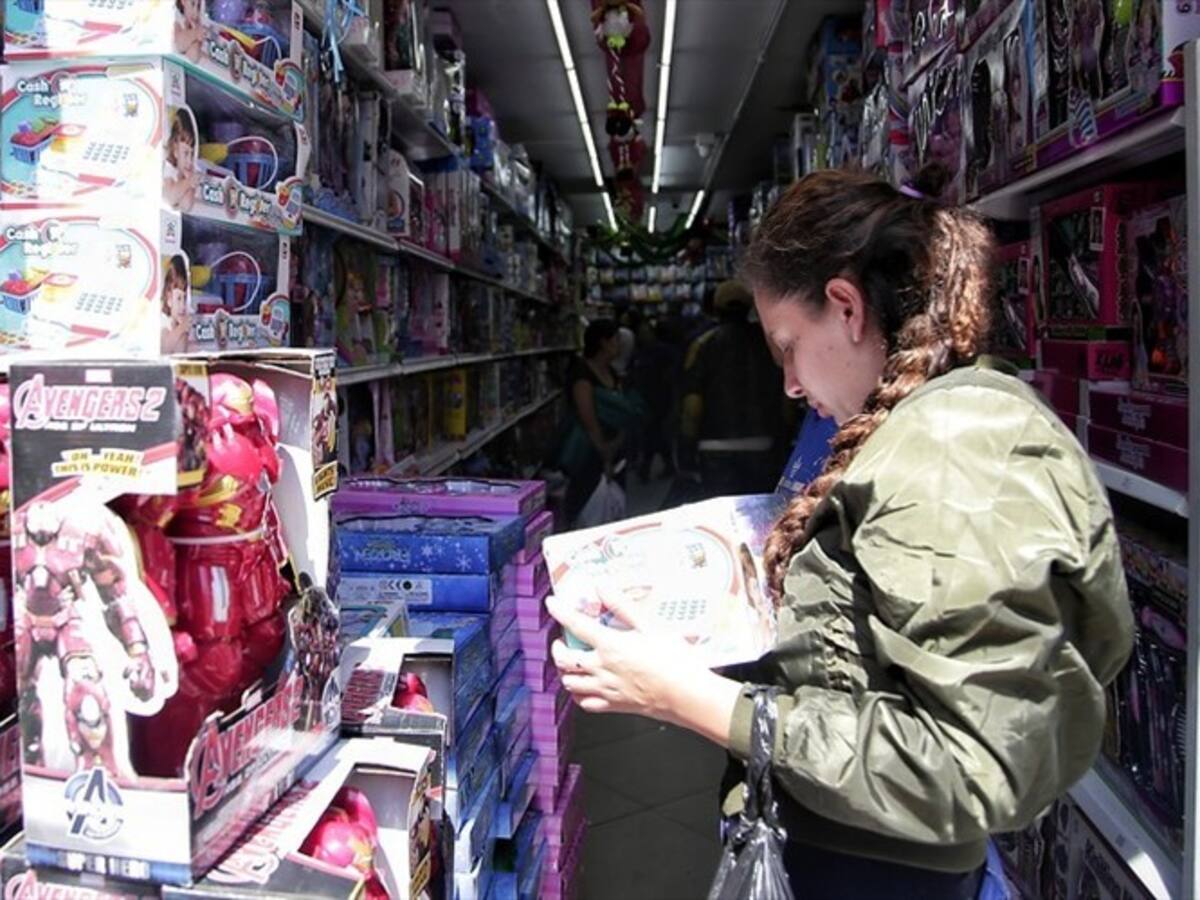 Se desplomó confianza del consumidor en marzo
