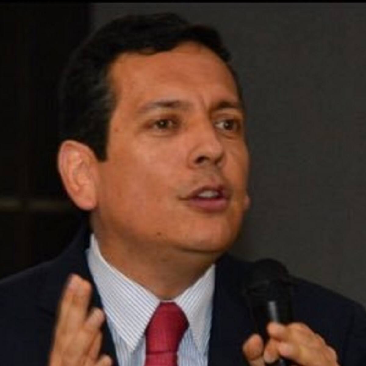 “Cambios que se pretenden hacer carecen de debate”: economista Juan Pablo Herrera