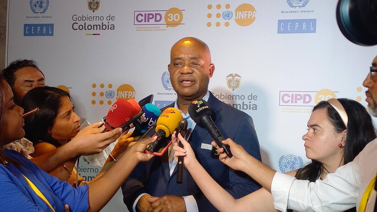 Que la diplomacia colombiana y sus voceros se parezcan más a la sociedad:Canciller Murillo