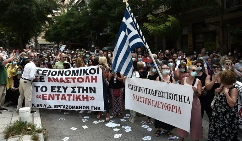 Miles de personas participaron en varias manifestaciones en Atenas, Salónica y otras ciudades del país.. Foto: AKIS MITROLIDIS / AFP a través de Getty Images