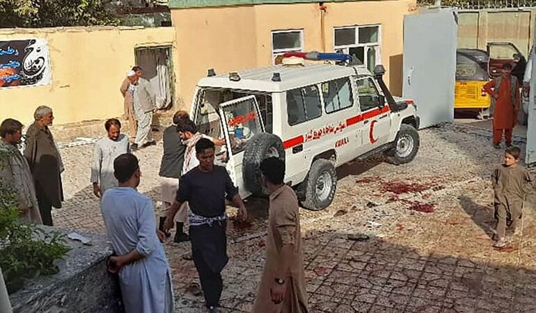 Realizaron un atentado contra una mezquita chií durante los concurridos rezos de los viernes.. Foto: AFP via Getty Images