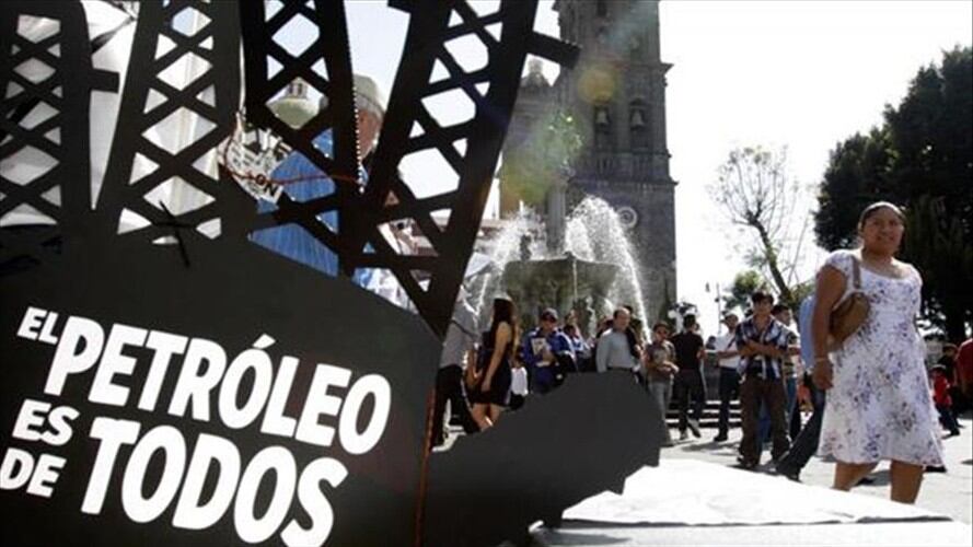 La paradoja de celebrar el aniversario de la expropiación petrolera en México. Foto: Agencia Anadolu