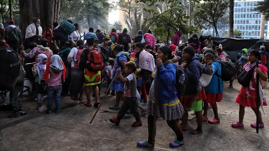 La Policía Metropolitana de Bogotá capturó a una mujer que, minutos antes, había raptado a una menor de edad de las comunidades indígenas. Foto: Colprensa / ÁLVARO TAVERA
