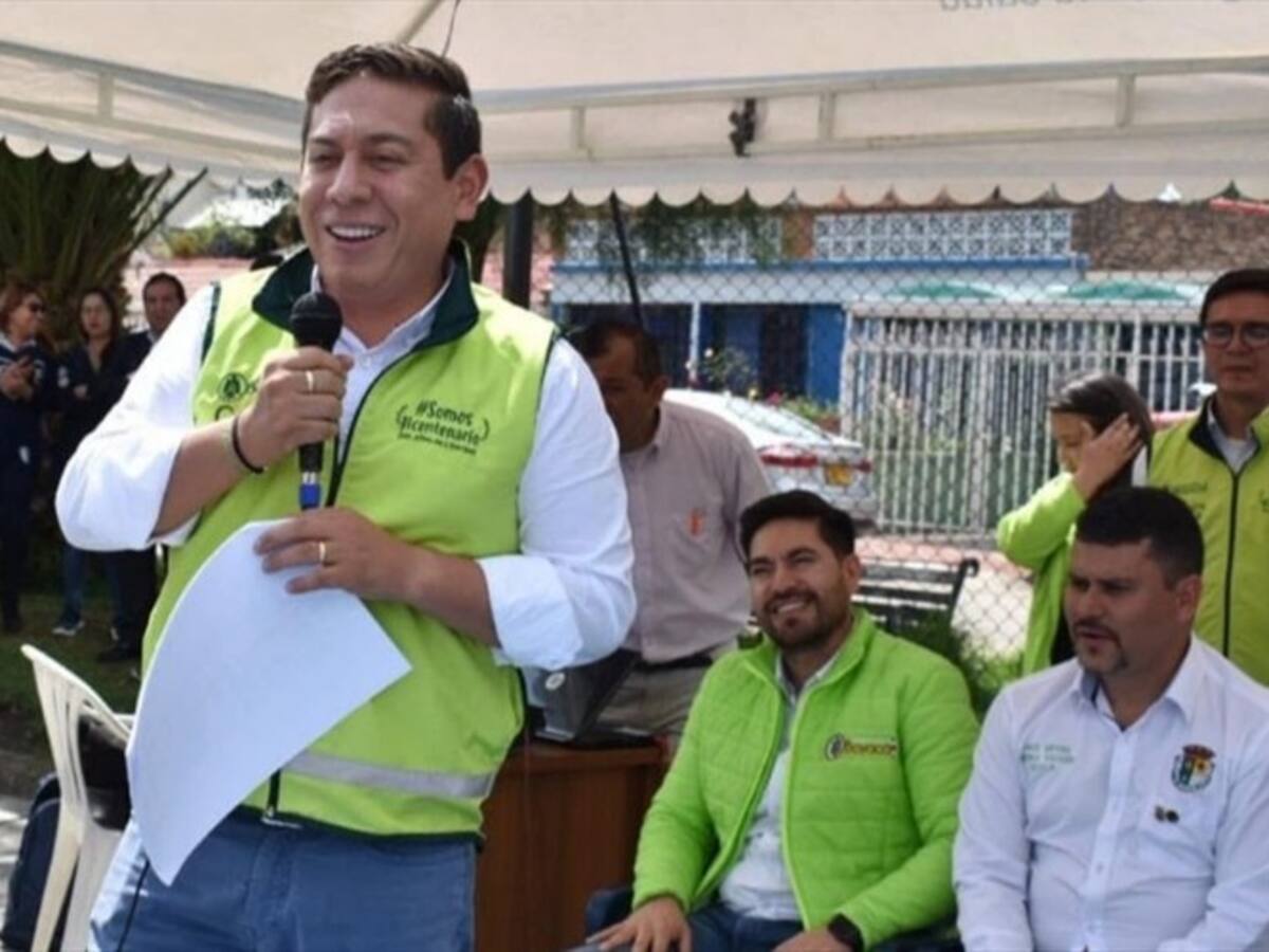 Carlos Amaya elegido por líderes de opinión como el mejor gobernador del país