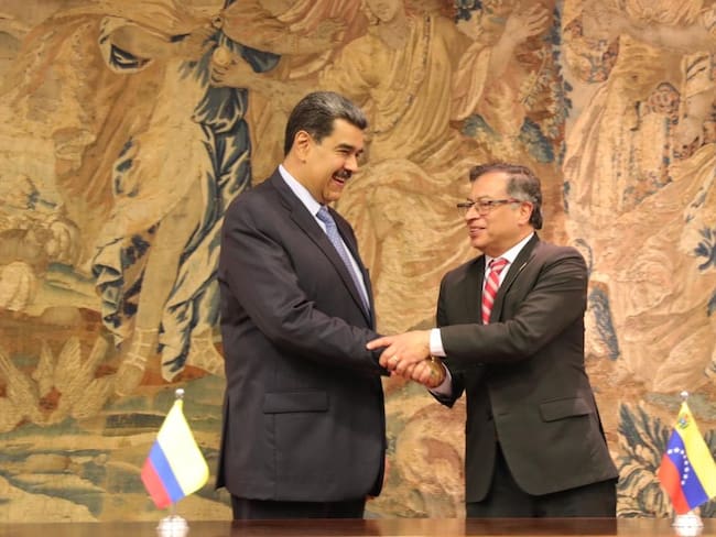 Nicolás Maduro y Gustavo Petro durante cumbre de Brasil. Foto: prensa presidencial de Venezuela
