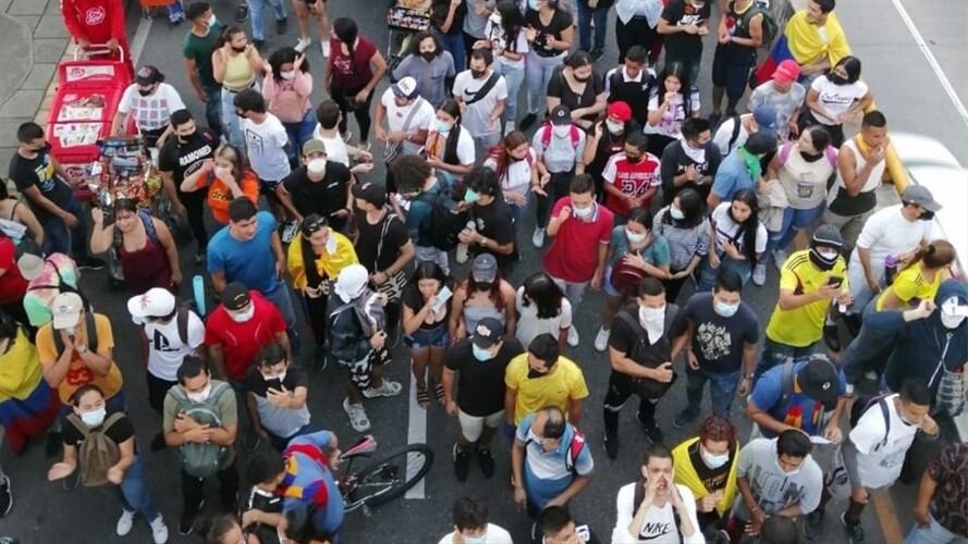 Baile, partido de fútbol y oración, así fueron las protestas en Santander. Foto: Cortesía para Melissa Munera