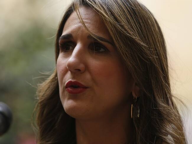 Gran parte del problema está en vigilar la parte de contratación: ministra de Educación