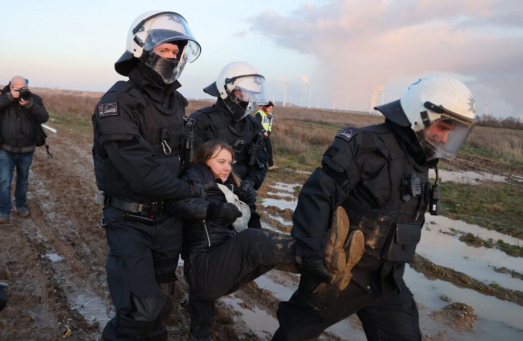 Greta Thunberg es detenida por la Policía de Alemania. Foto: AFP
