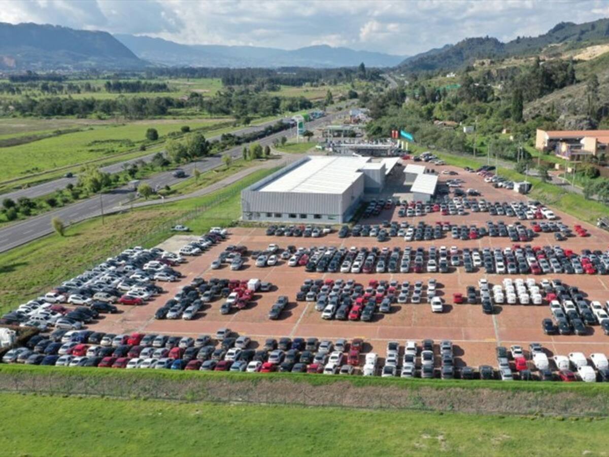 ¿Pensando en comprar carro? Estos son los trámites que debe tener en cuenta