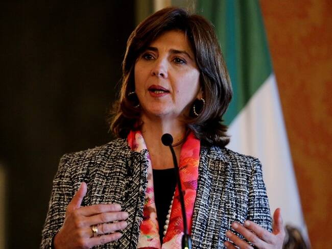 La canciller María Ángela Holguín informó que el embajador de Colombia en Venezuela, Ricardo Lozano, se queda en consultas en Colombia. Foto: Agencia EFE/Leonardo Muñoz