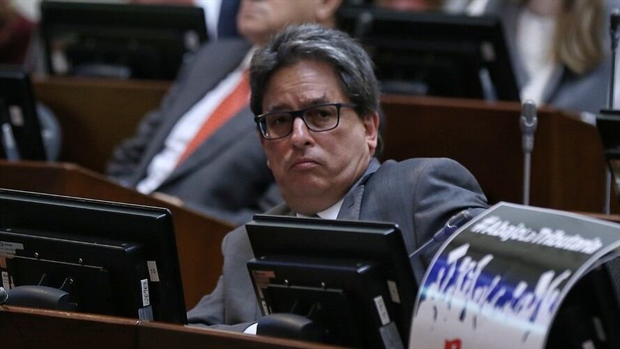 El ministro de Hacienda, Alberto Carrasquilla, indicó que el subsidio a la nómina deberá estar listo a más tardar a finales de mayo y estará vigente durante tres meses. Foto: Colprensa