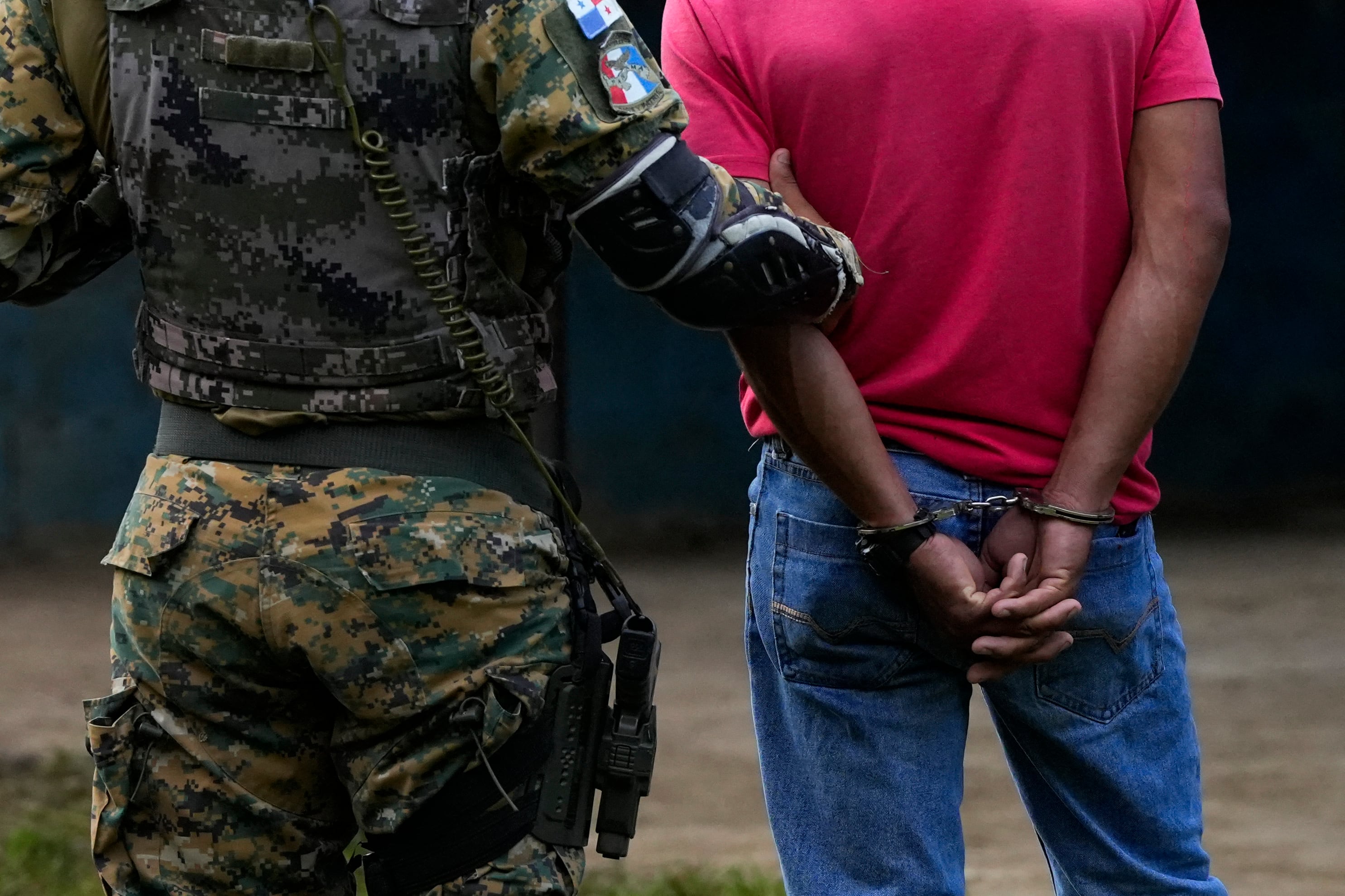 Imagen de referencia de militar panameño en una captura de migración. Foto: ARNULFO FRANCO/AFP via Getty Images