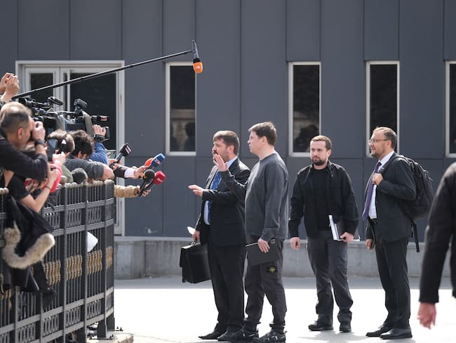 The Ukrainian delegation speaks to the press outside Dolmabahce presidential office after Russian and Ukrainian delegations&#039; new round of peace talks in Istanbul, Turkey, on Tuesday, March 29, 2022. (Photo by: Ilker Eray/GocherImagery/Universal Images Group via Getty Images)