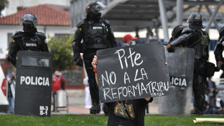 Según los peticionarios, la decisión judicial desconoce el derecho constitucional a la protesta. Foto: Getty Images / JUAN BARRETO