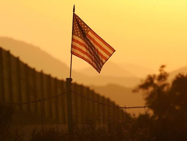 Construcción de un muro fronterizo no es una medida realista para EE.UU: Joe Manchin