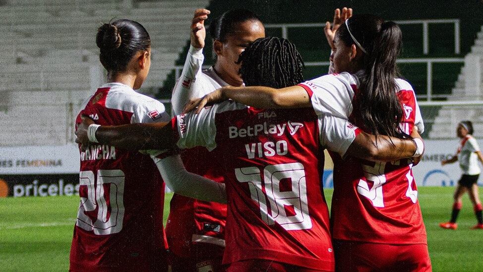 Independiente Santa Fe debutó con goleada en la Copa Libertadores Femenina. Foto: Tomada del perfil de X @LeonasSantaFe