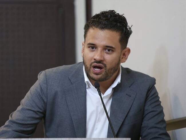 El representante Inti Asprilla explicó en Sigue La W que está del lado de Gustavo Bolívar que de la alcaldesa de Bogotá. . Foto: Colprensa - Álvaro Tavera