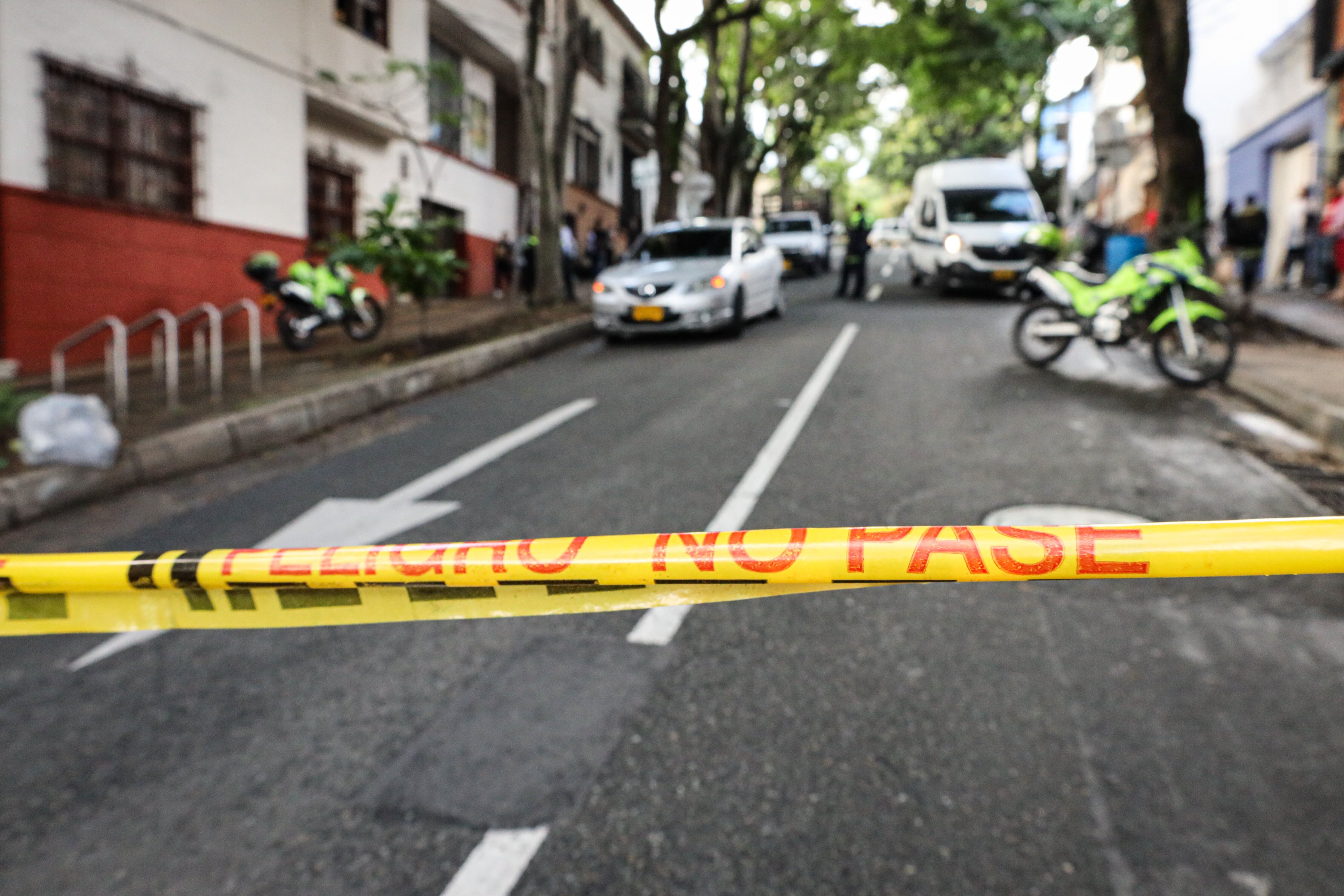 Imagen de referencia de las autoridades investigando un asesinato. (Juan J. Eraso/Long Visual Press/Universal Images Group vía Getty Images)
