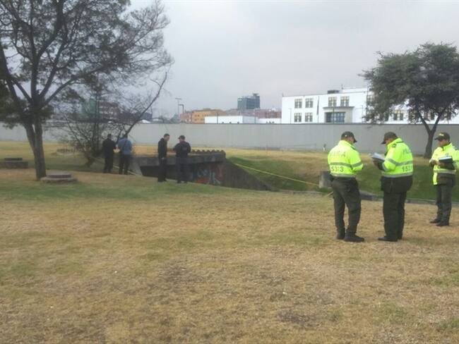 Caño aledaño a la embajada de EE.UU.. Foto: Cortesía/ Julian Martínez.