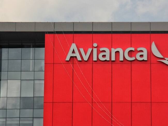 Fitch Ratings redujo calificación de incumplimiento de emisor en moneda a Avianca . Foto: Colprensa