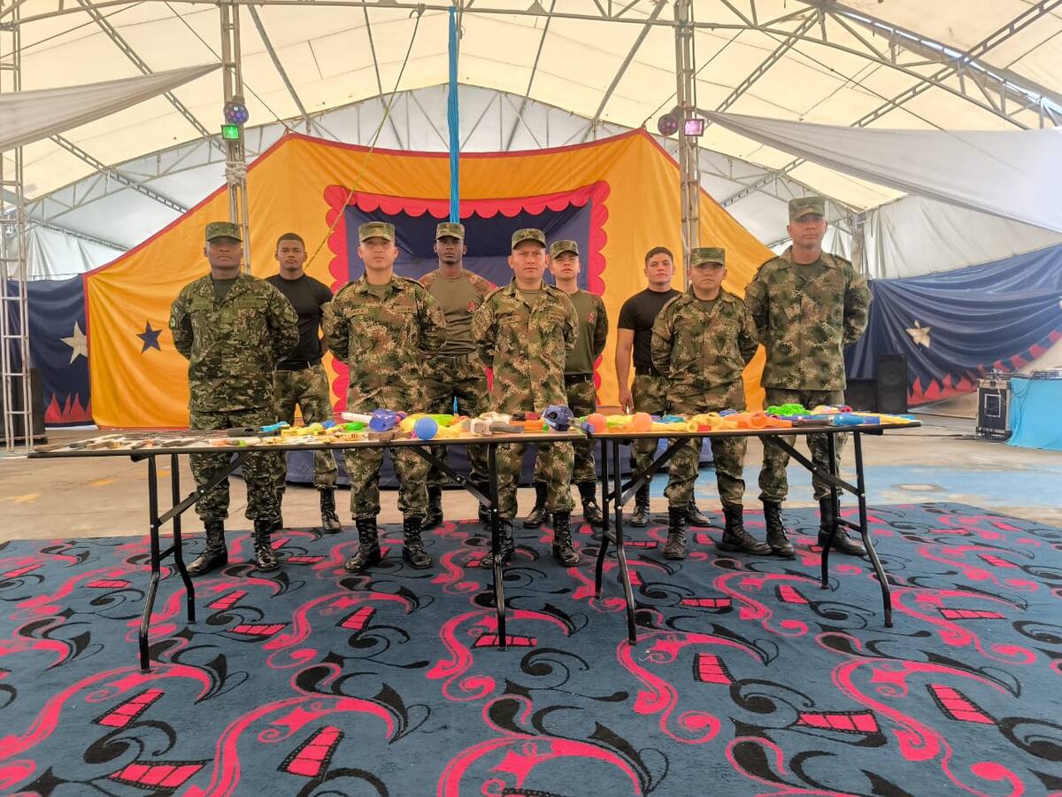 Armas por boletas de circo: la nueva estrategia del Ejército