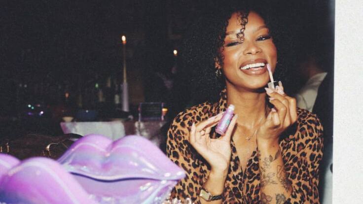 Jenny Arizala, la colombiana que pasó de maquillarse en casa a brillar con Sephora