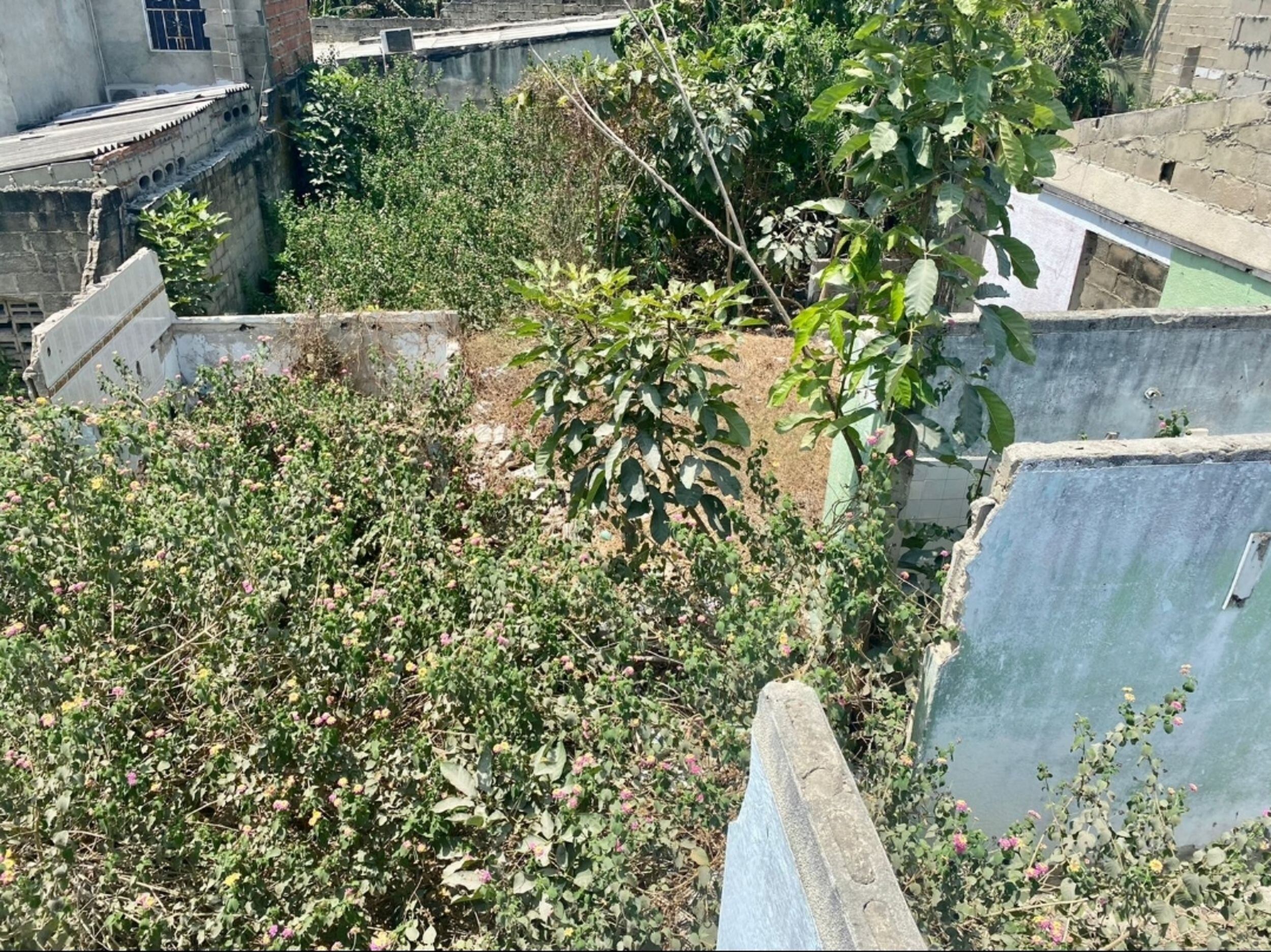 El lote en el que se ejecutaría la obra permanece baldío. Foto: Bryan Orozco.