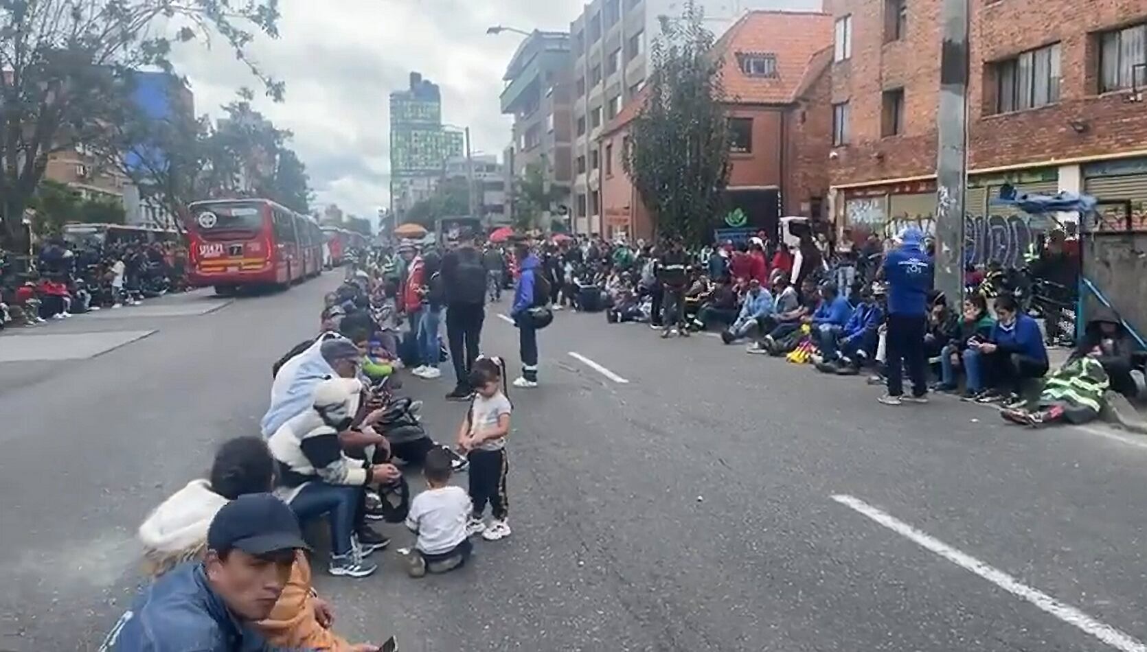 Recicladores protestan en Bogotá. Foto: W Radio