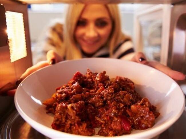 ¿Es peor el microondas que freír o hervir?. Foto: THINKSTOCK / BBC MUNDO.