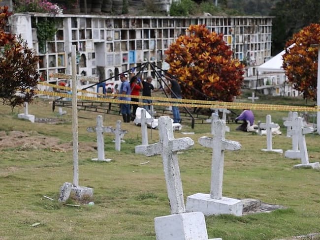 En el cementerio Las Mercedes de Dabeiba han sido recuperados, identificados y entregados a sus familias los restos de cinco víctimas de desaparición forzada. Foto: Colprensa / JEP