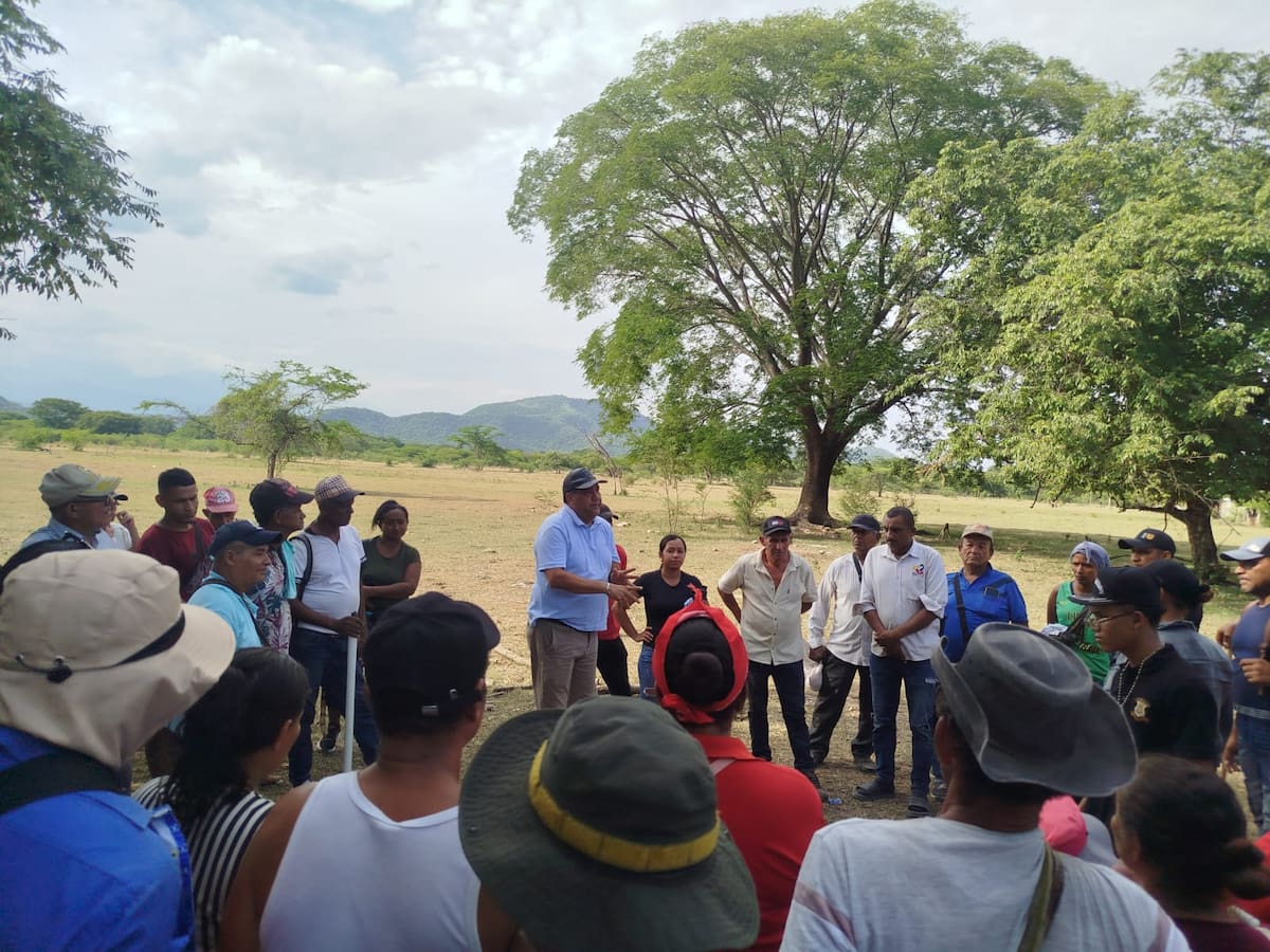 ¿Tierras sin títulos? Campesinos bloquean vías en Cesar tras denunciar presuntos incumplimientos
