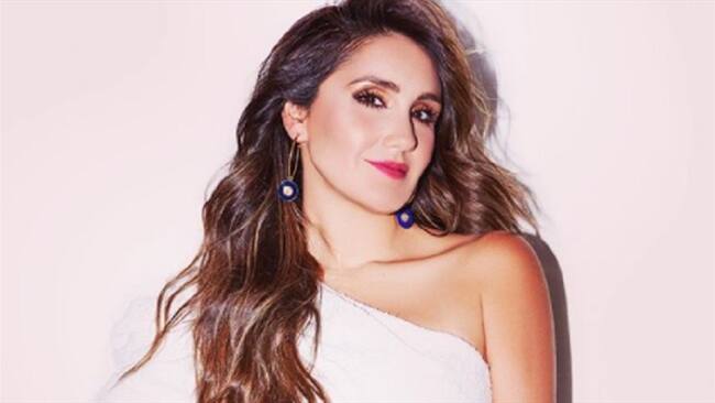 Dulce María espera una niña. Foto: Instagram @dulcemaria