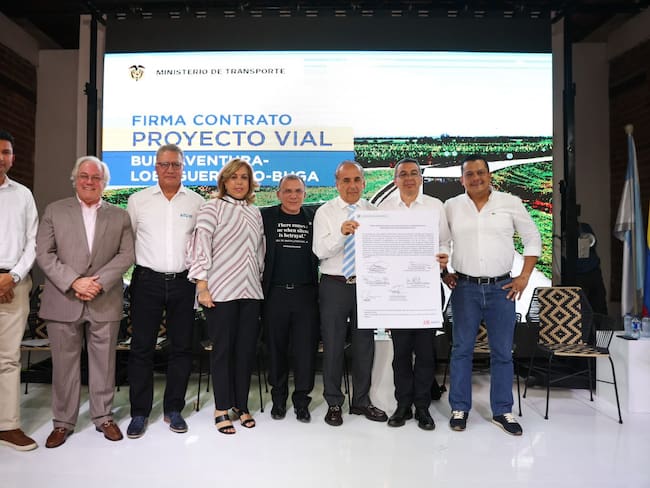 Mintransporte pone en marcha contrato de doble calzada Buga - Buenaventura Foto: MinTransporte