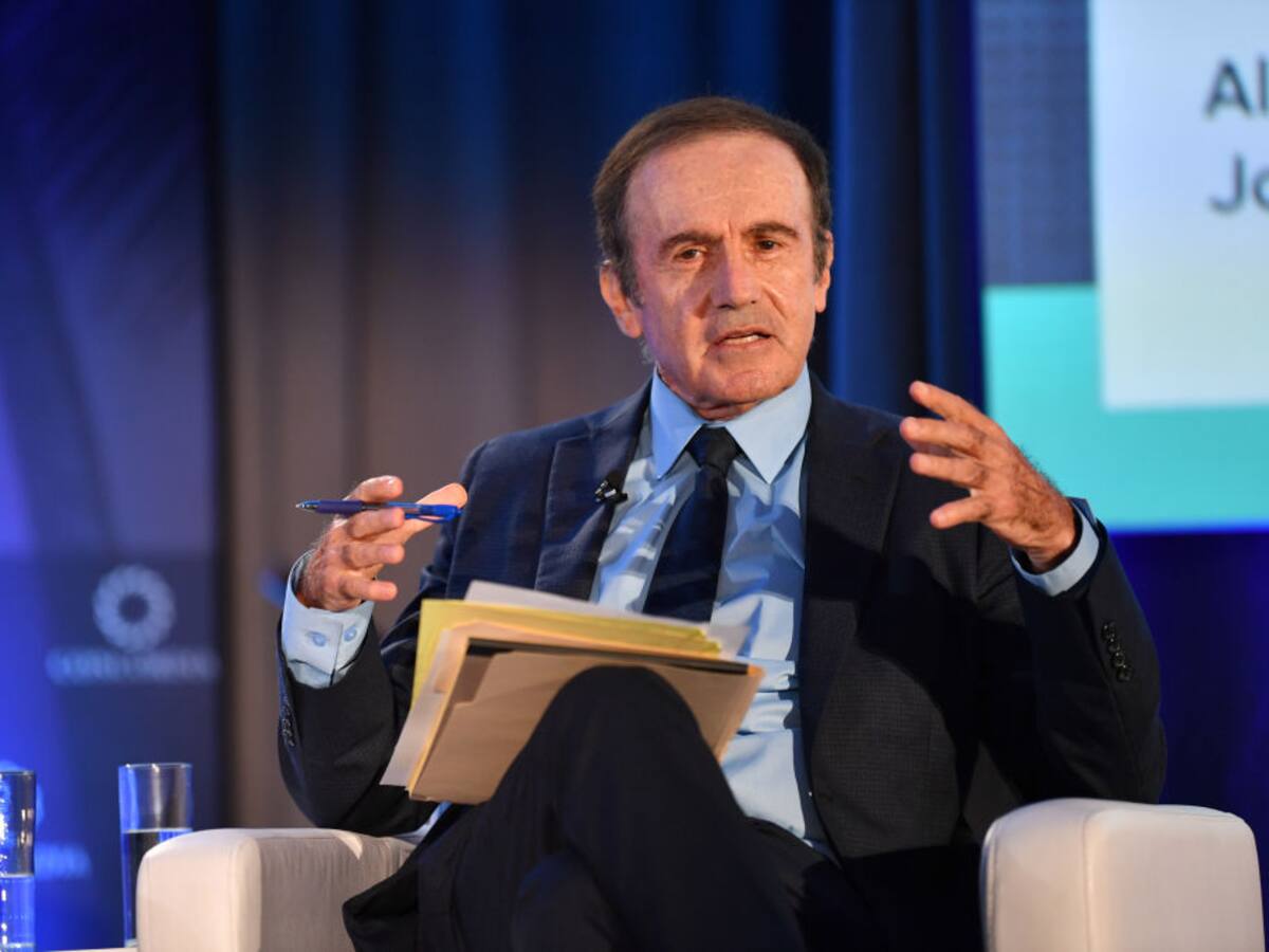 El periodista Andrés Oppenheimer presenta su libro sobre la búsqueda de la felicidad