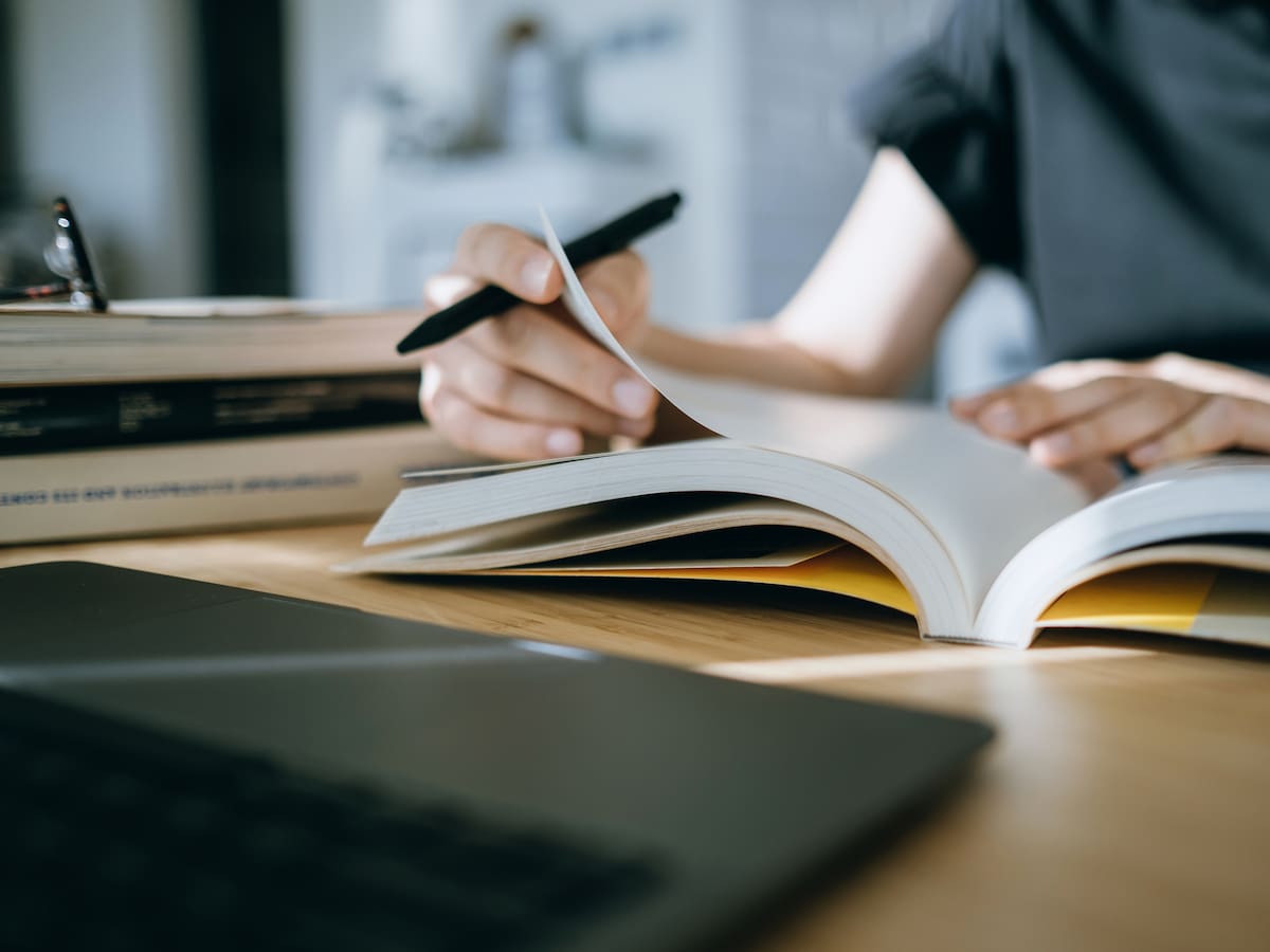 Becas de Colfuturo hasta el 100 % en matrícula para posgrados en el exterior: cómo aplicar