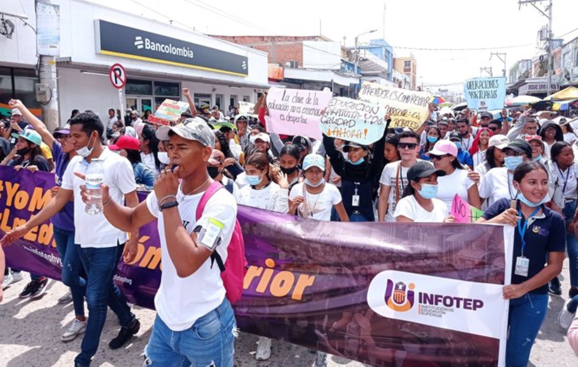 Marcha de los estudiantes del INFOTEP/ IES INFOTEP