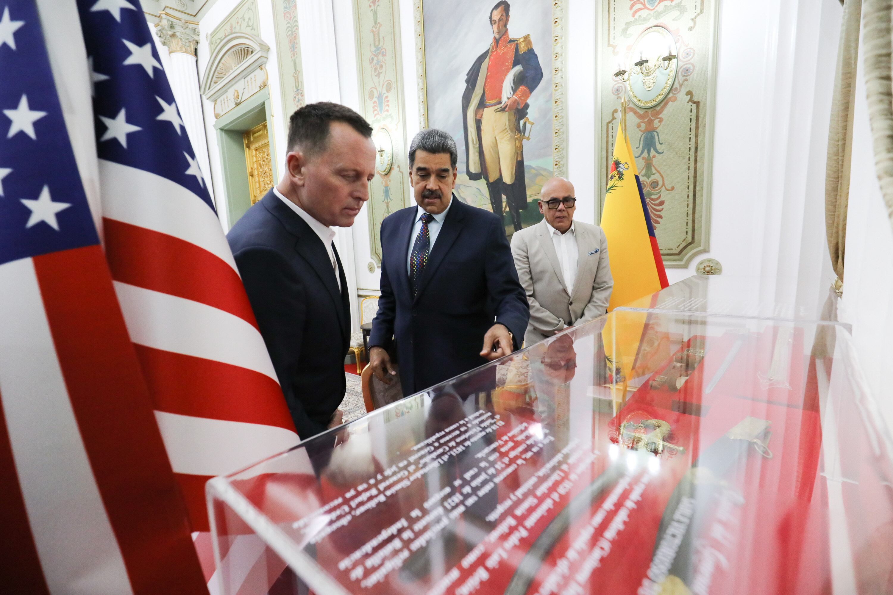  Nicolás Maduro y Richard Grenell | FOTO: EFE/ Palacio de Miraflores 