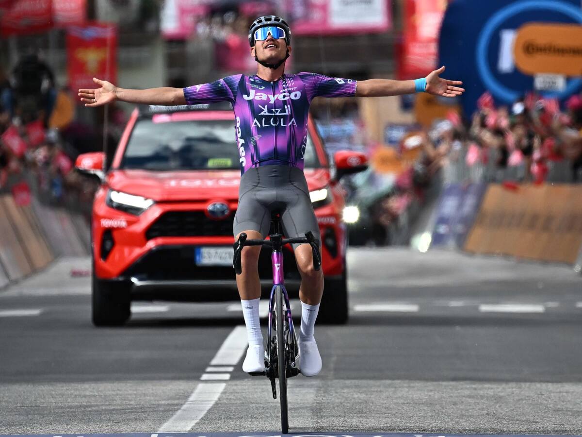 Lucas Plapp se impone en solitario en la 8ª etapa del Giro de Italia