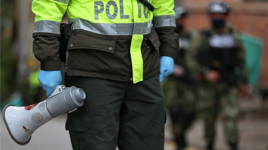 Según las autoridades, 10 integrantes de la Policía fueron diagnosticados con el virus y siete están en cuarentena. Foto: Colprensa