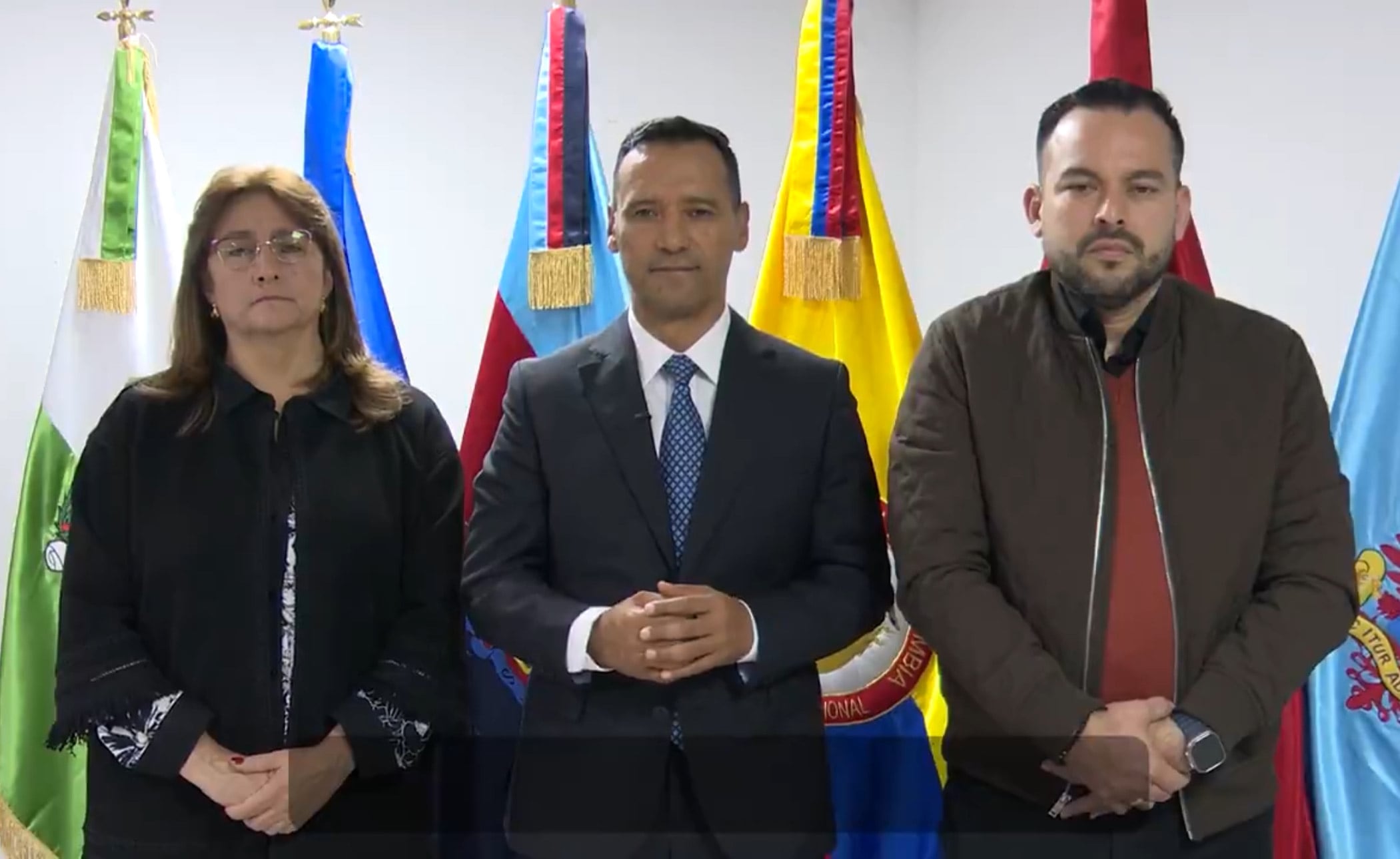 Los ministros de Defensa, Pedro Sánchez, de Justicia, Ángela María Buitrago, y Minas, Edwin Palma