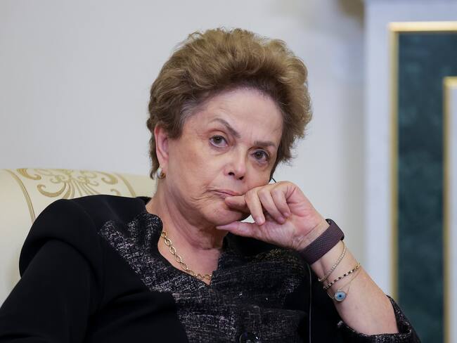 La presidenta del Nuevo Banco de Desarrollo, Dilma Rousseff, asiste a una reunión con el presidente de Rusia, Vladimir Putin, al margen del Foro Económico Internacional de San Petersburgo, en San Petersburgo, Rusia, el 6 de junio de 2024.