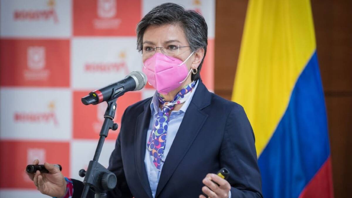Debemos llegar a un punto en el que nos dé pena salir en un vehículo: Claudia López
