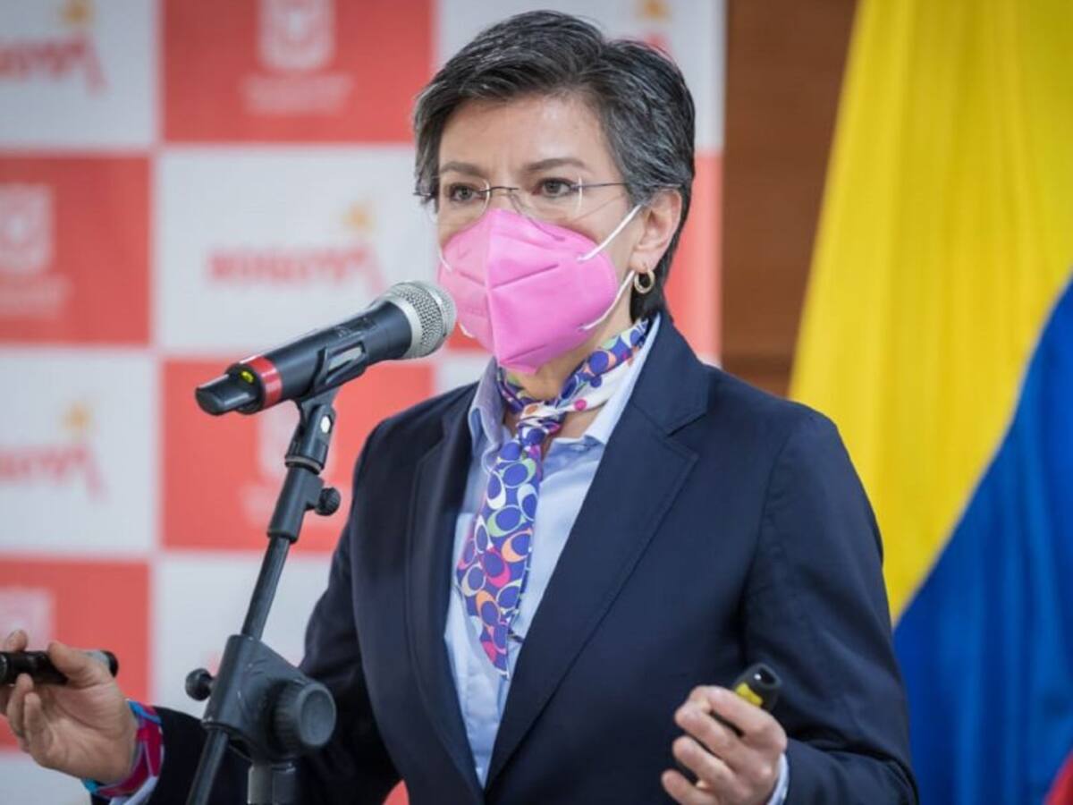 Debemos llegar a un punto en el que nos dé pena salir en un vehículo: Claudia López