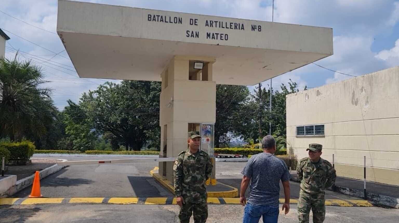 Cinco desmovilizados del ELN en Risaralda / Foto: Oficial Ejército Nacional